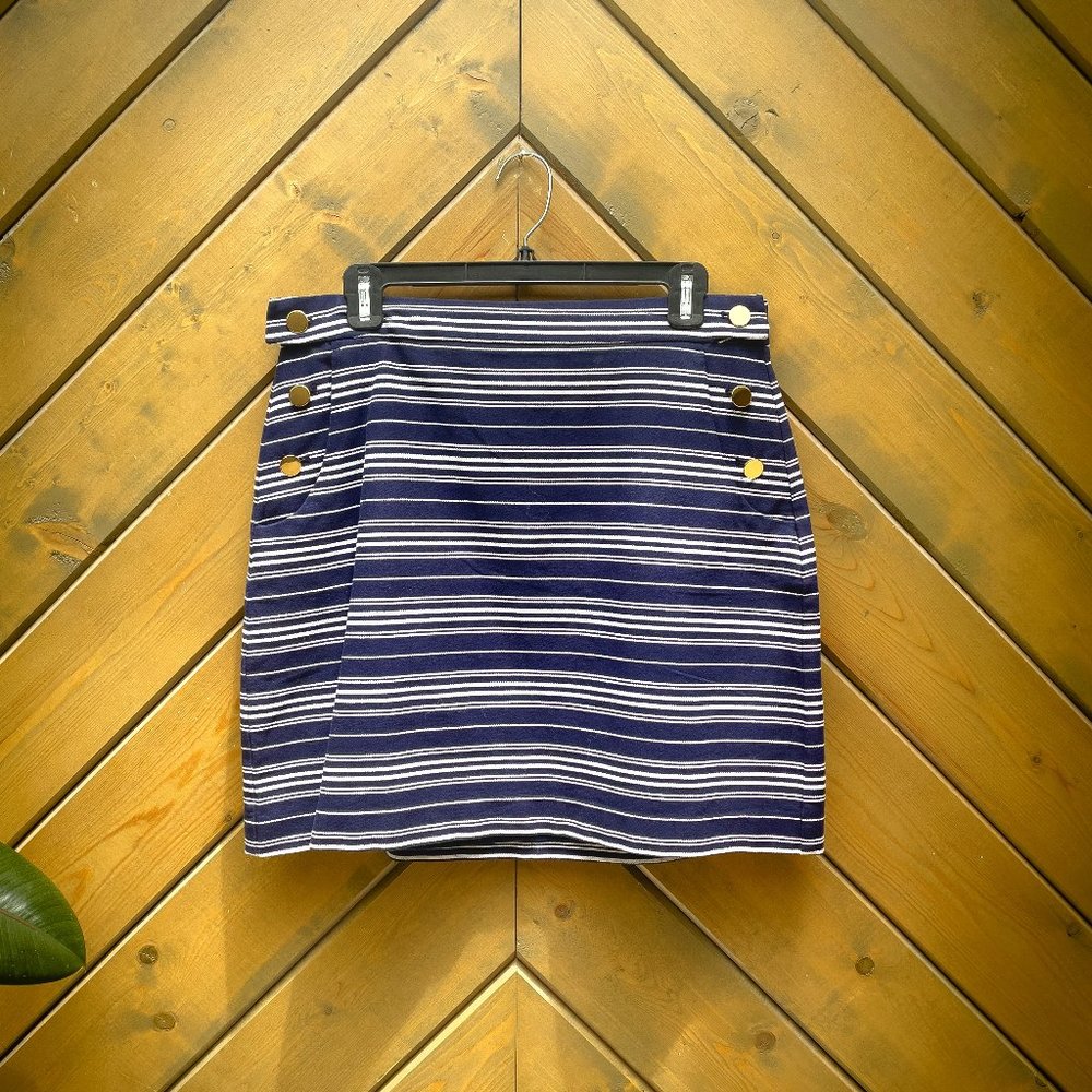 Adorable Loft navy/white skirt